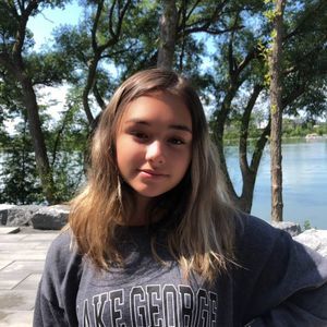 Meet your Posher, Naomy